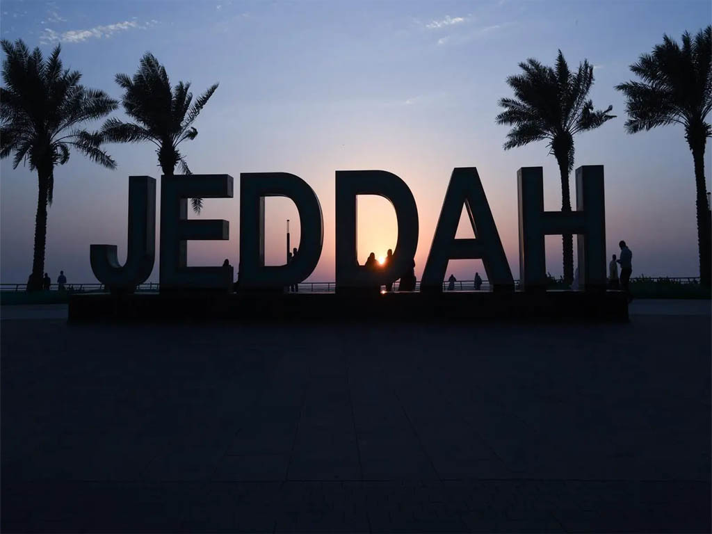 Jeddah’s seaside escapes draw tourists for summer season