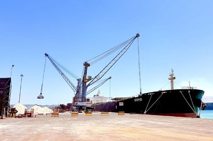 DP World handles largest-ever slag cargo vessel at Egypt port