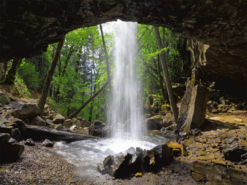 California beckons GCC travellers to explore Siskiyou's waterfalls