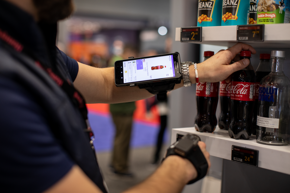 Mideast’s retailers bet big on AI to boost growth, says survey 
