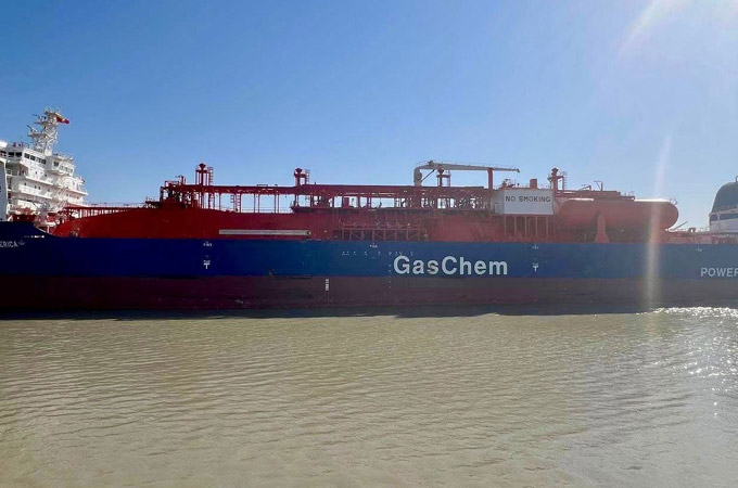 Iraq loads largest LPG tanker for export